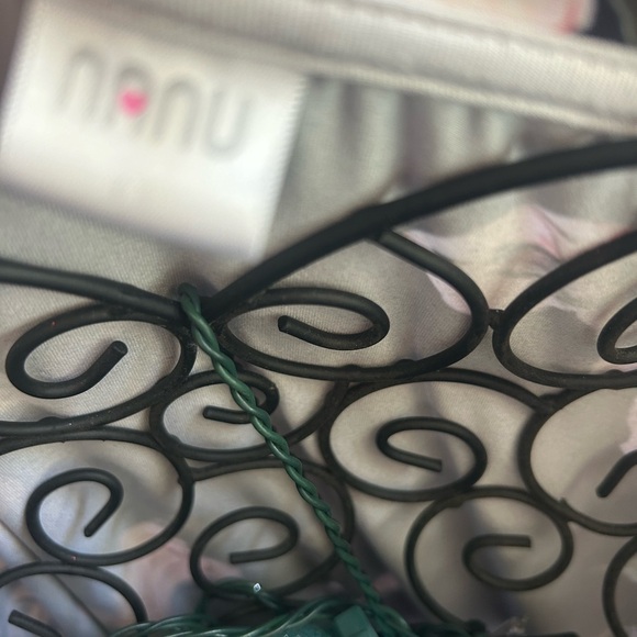 Euc size 3x. Cute sliming Nanu - Picture 3 of 3